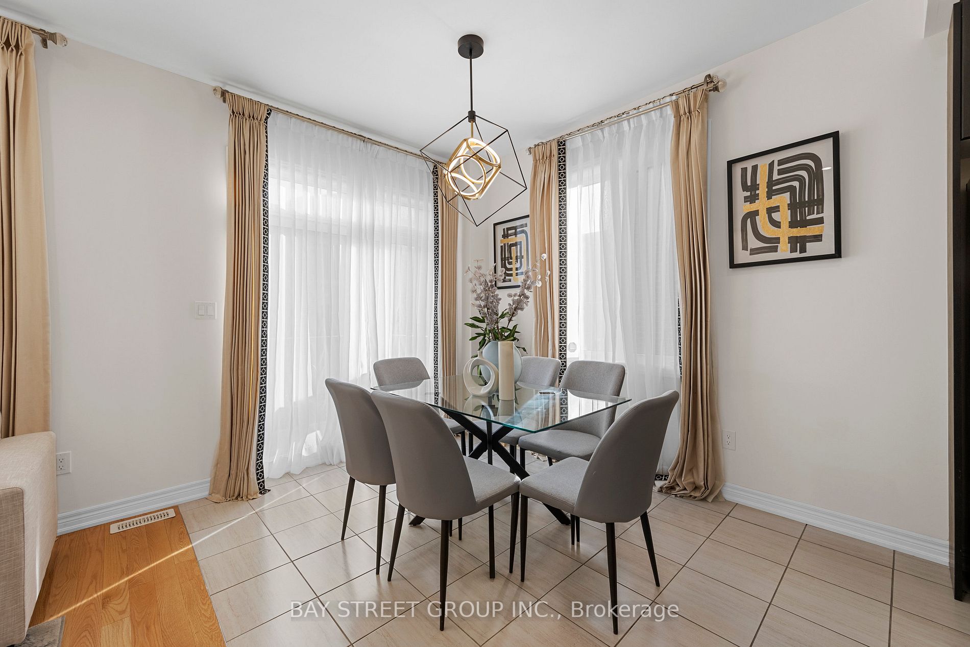 1126 Sepia Sq