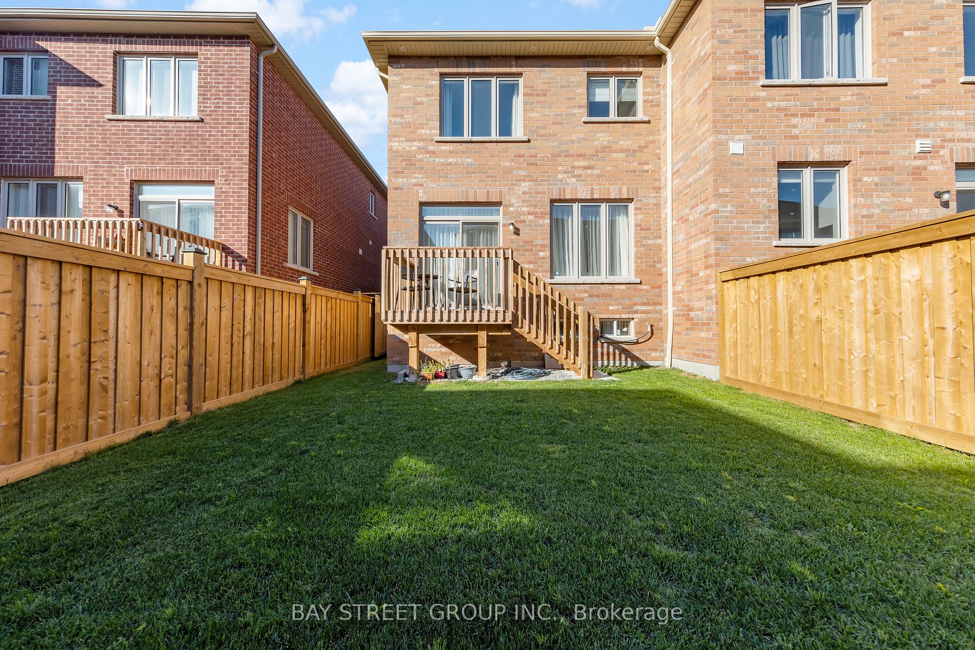 1126 Sepia Sq