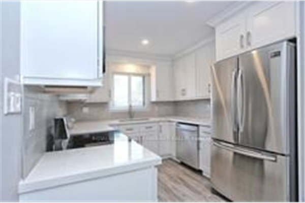 1100 Oxford St, Oshawa