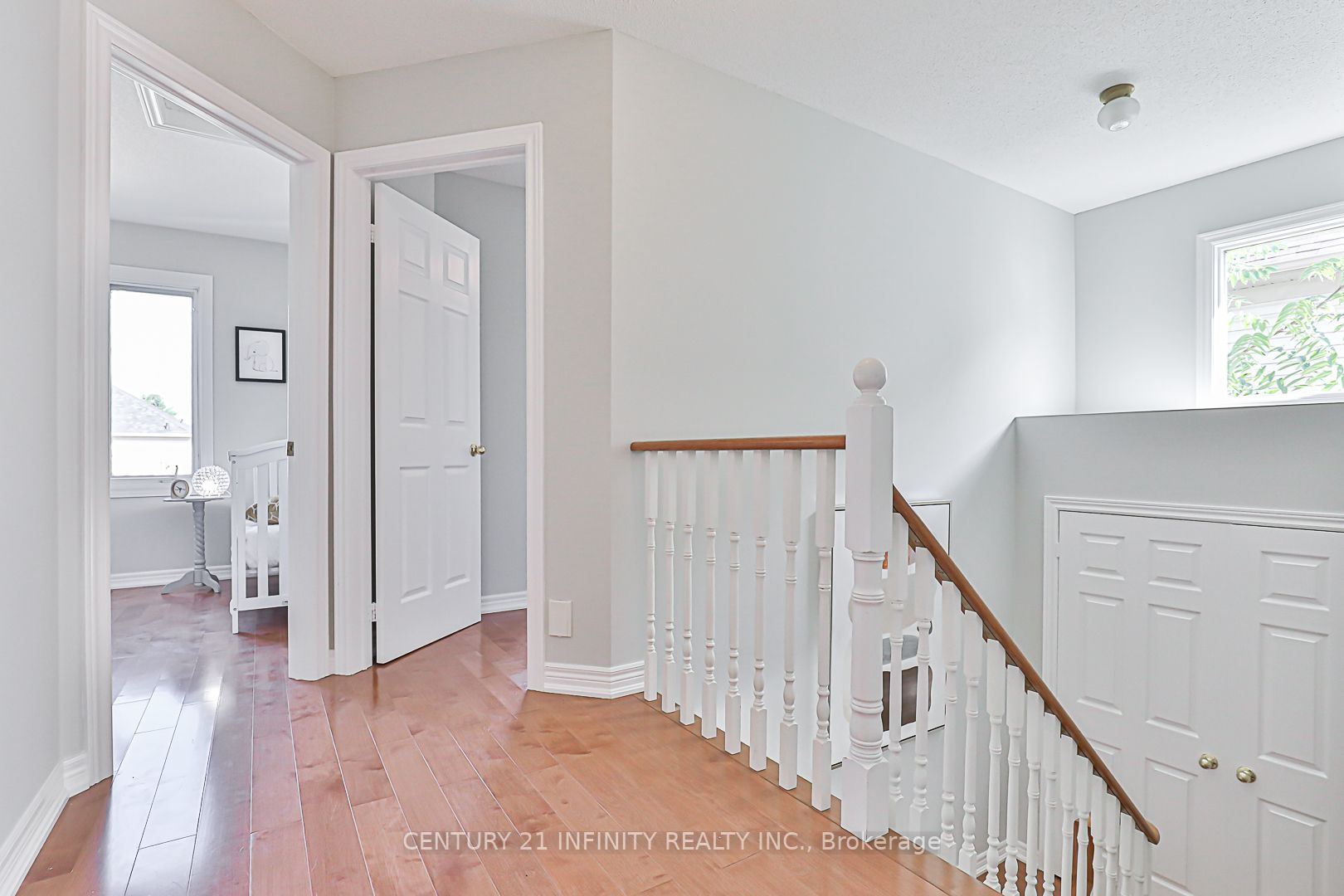 77 Sandford Cres