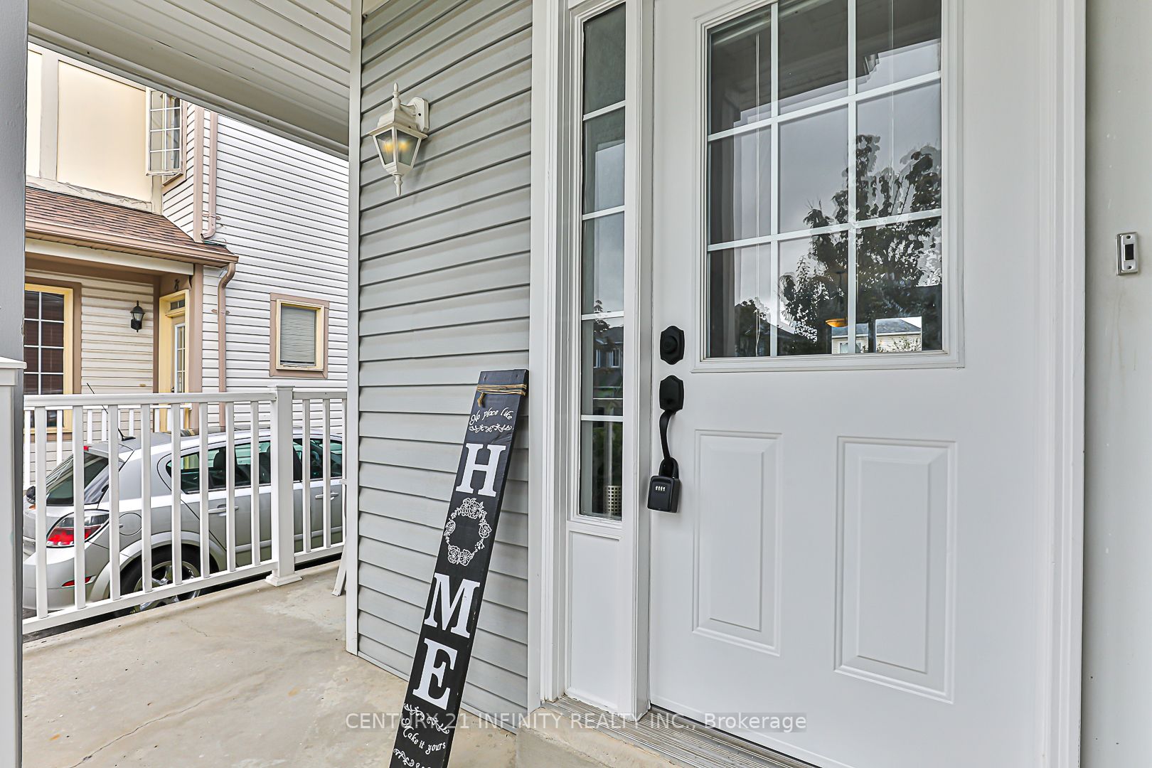 77 Sandford Cres