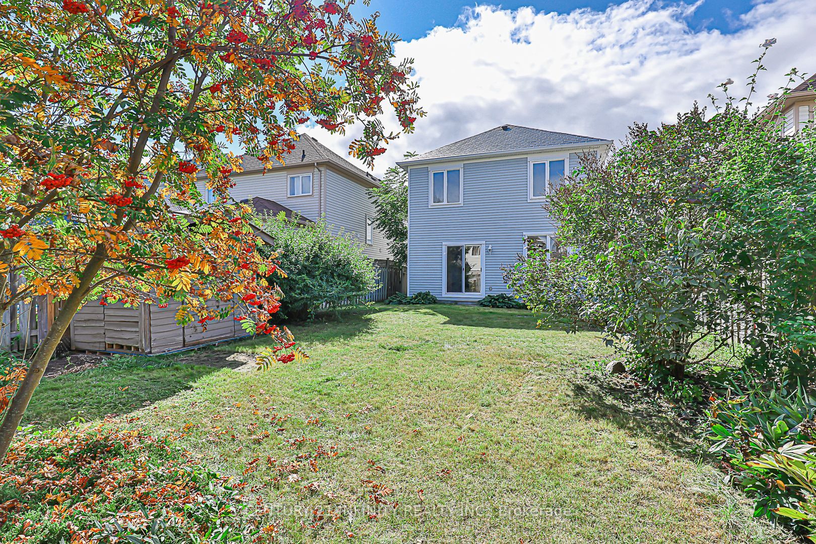 77 Sandford Cres
