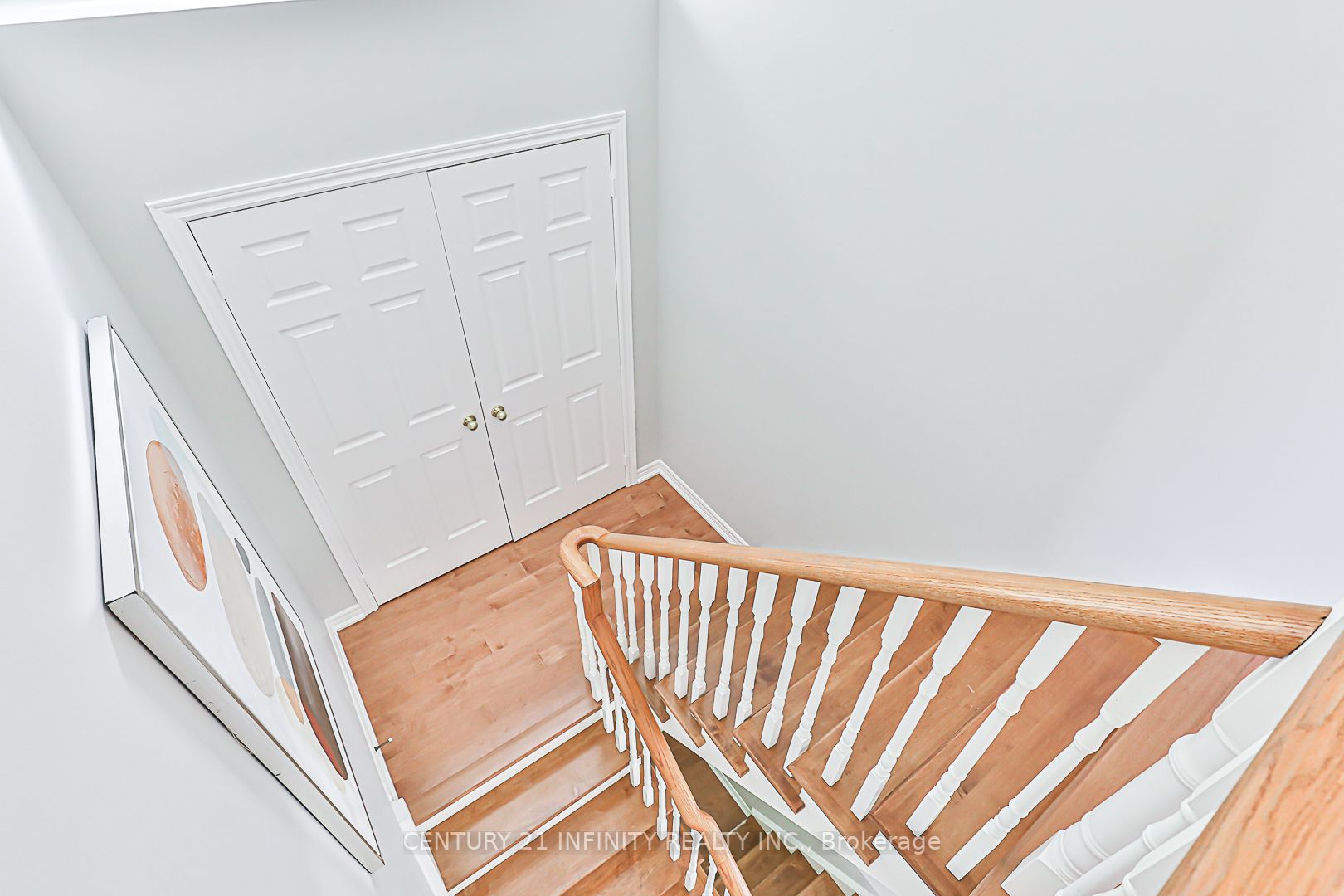 77 Sandford Cres