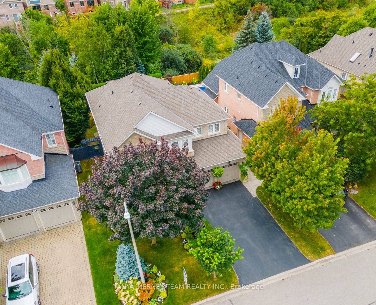 12 Lennon Crt