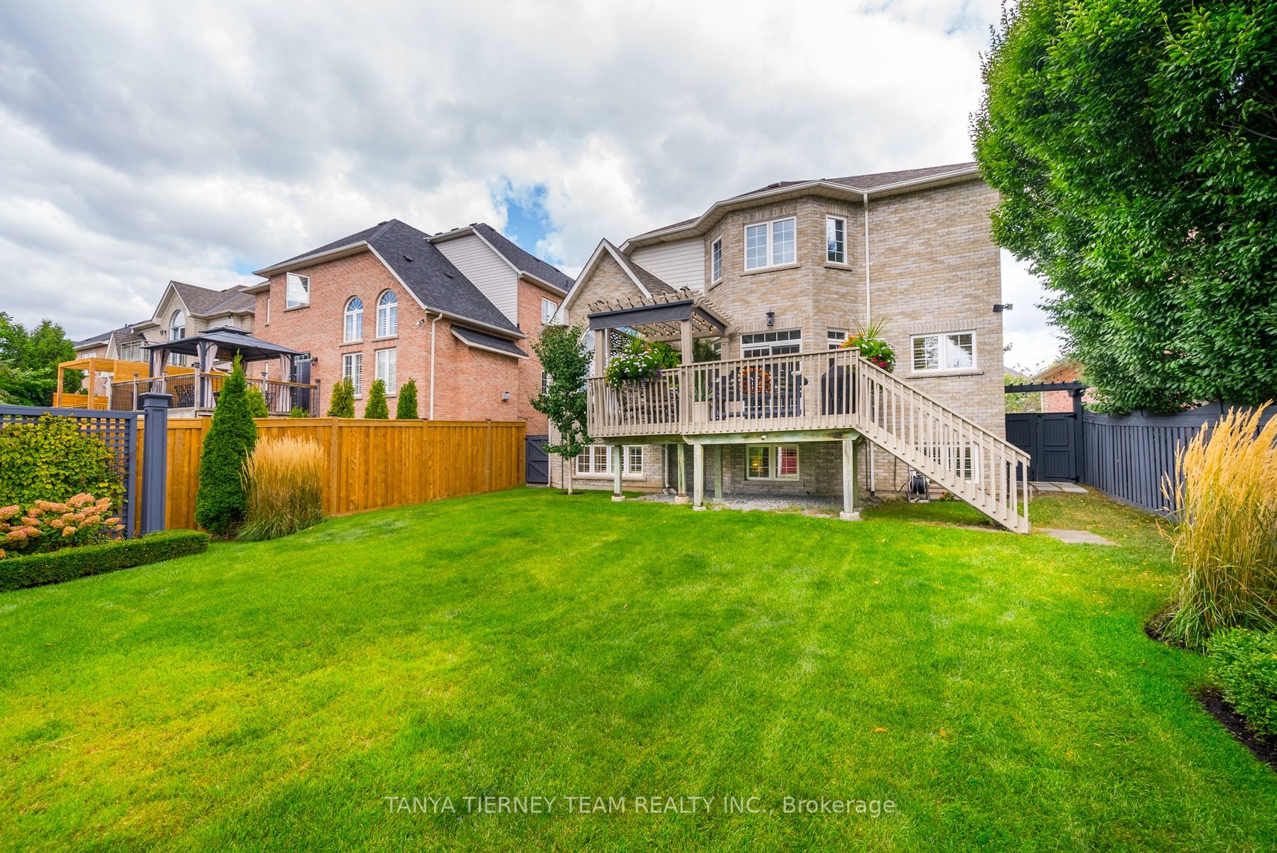 12 Lennon Crt