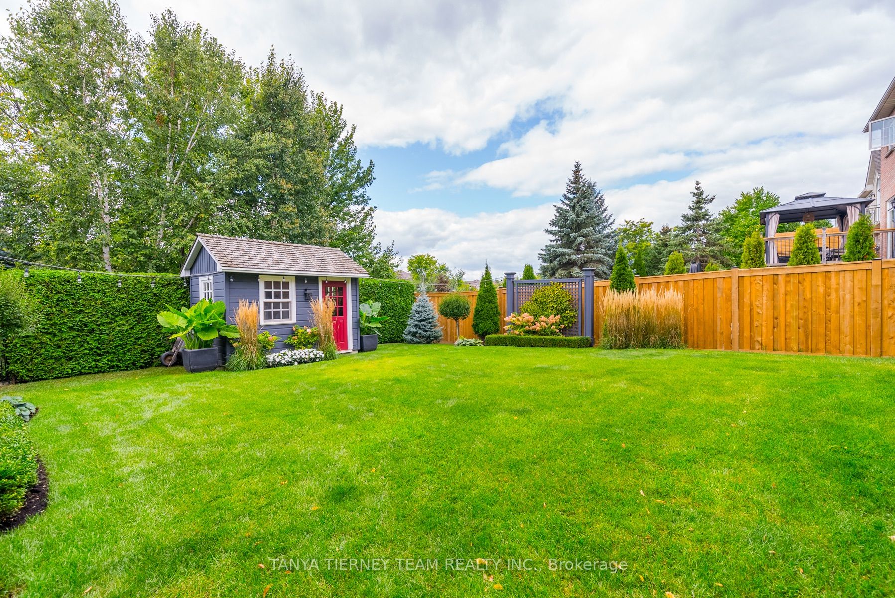 12 Lennon Crt