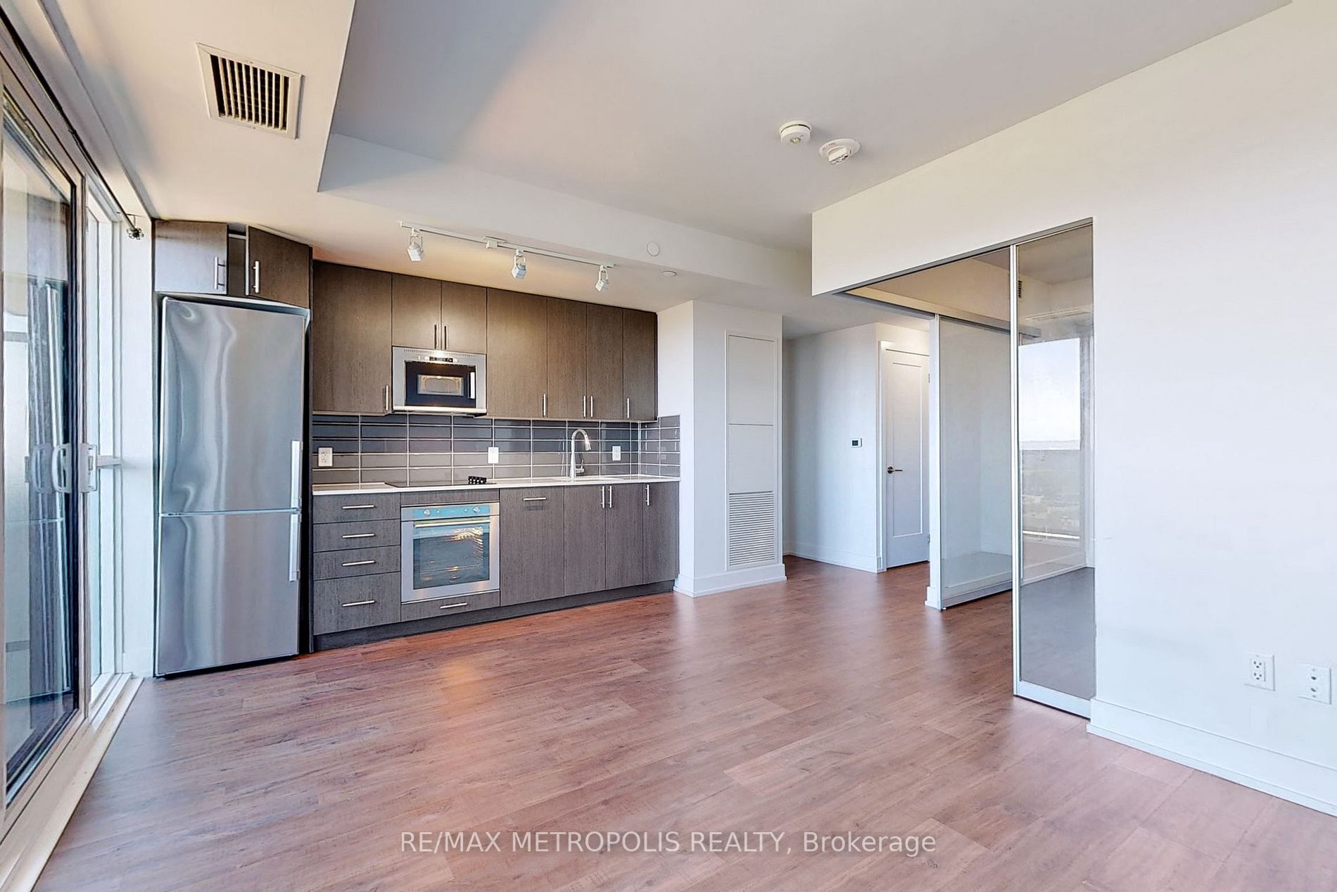 2550 Simcoe Street N, #2101