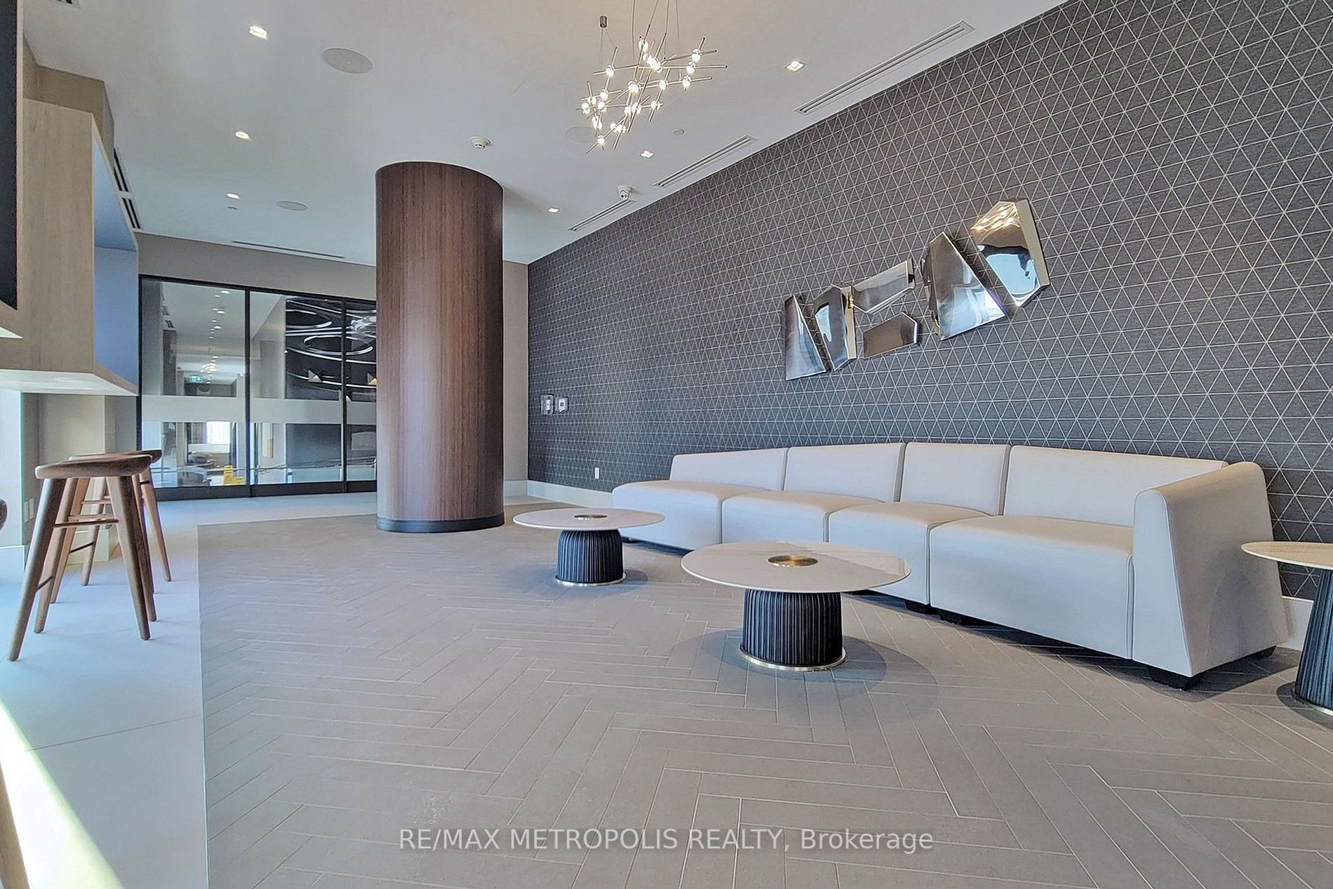 2550 Simcoe Street N, #2101