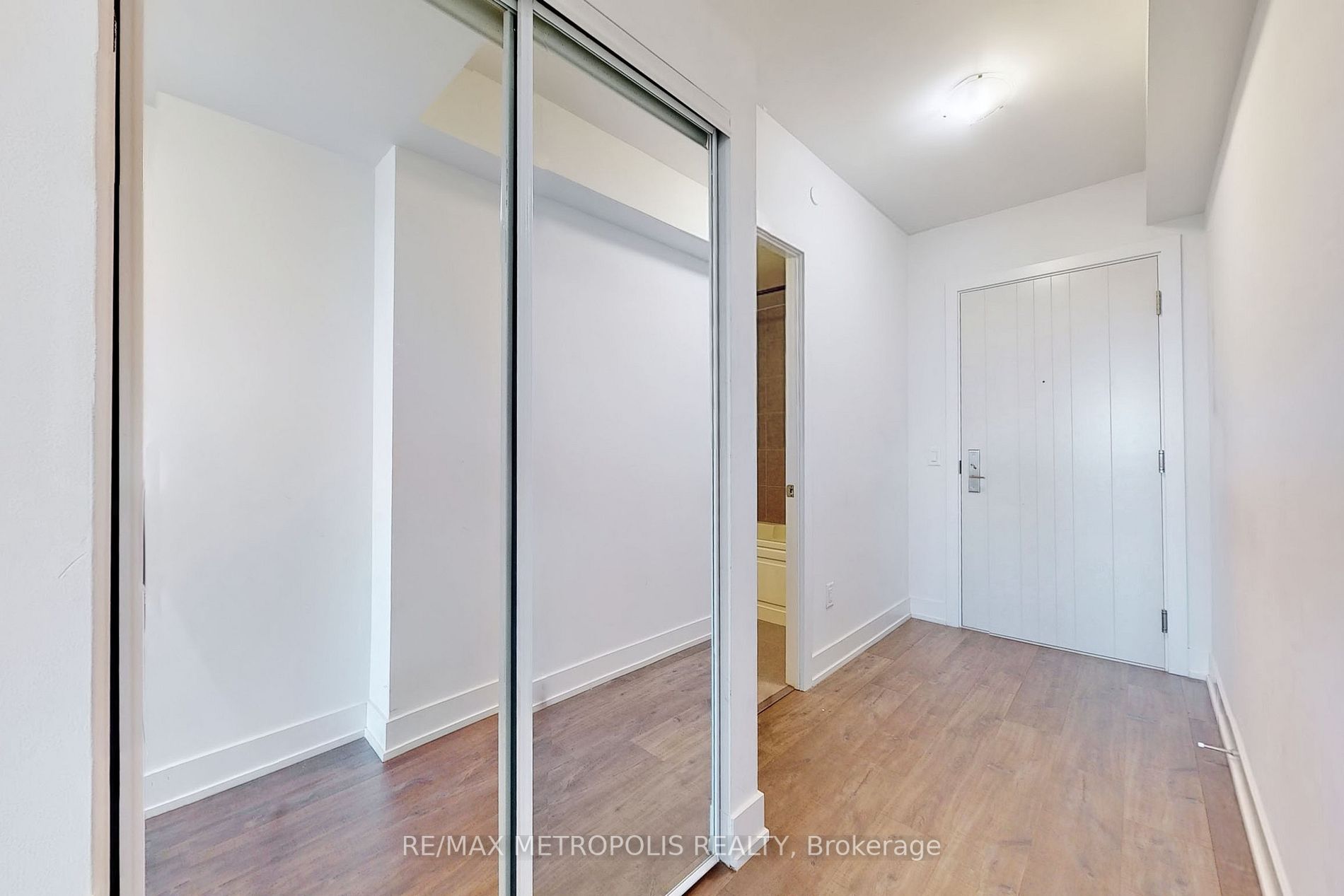 2550 Simcoe Street N, #2101