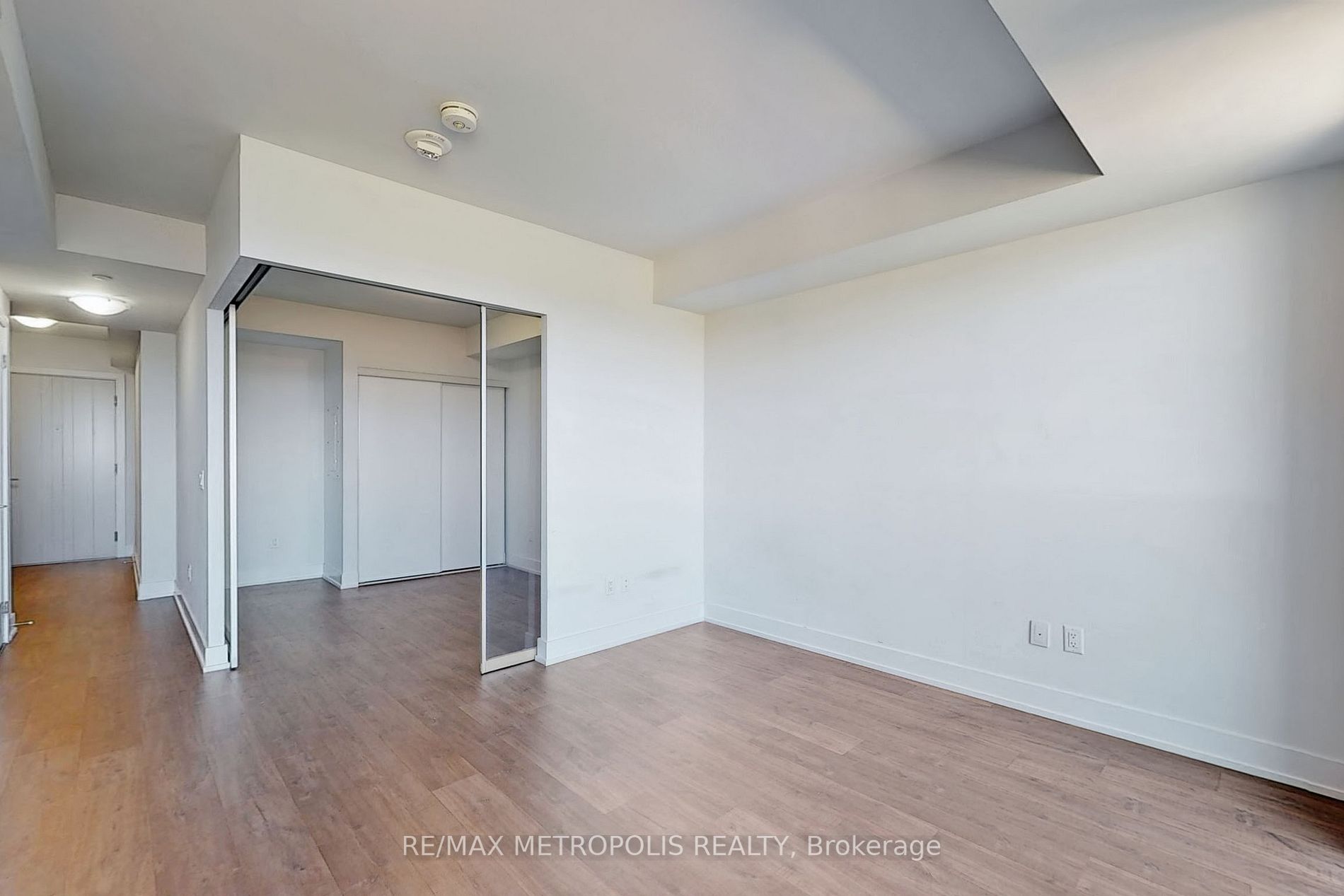2550 Simcoe Street N, #2101