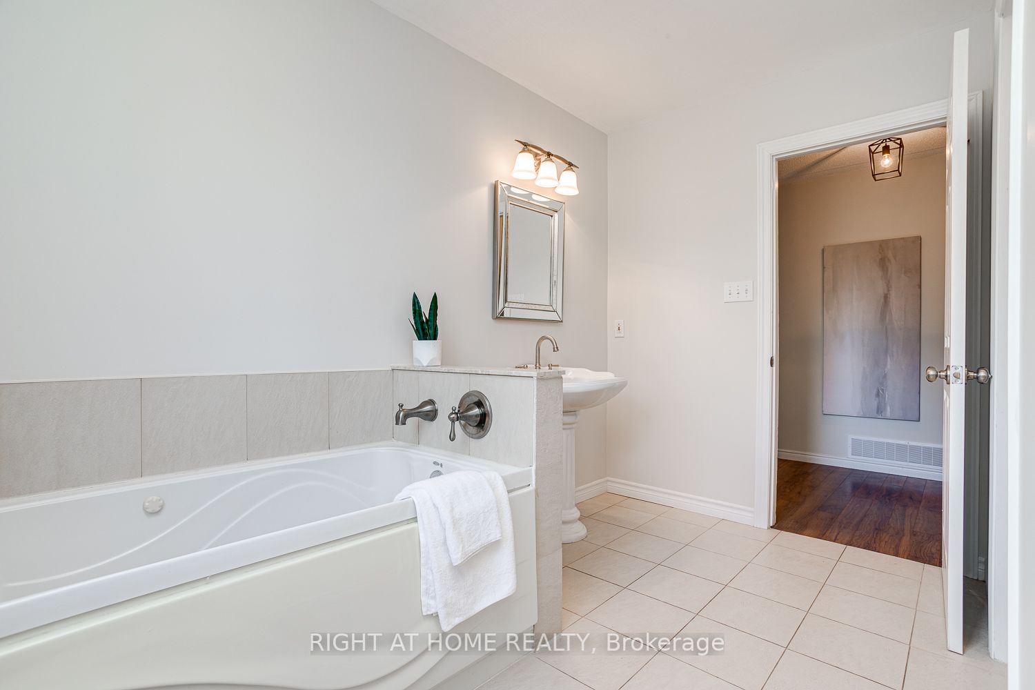 16707 Old Simcoe Rd