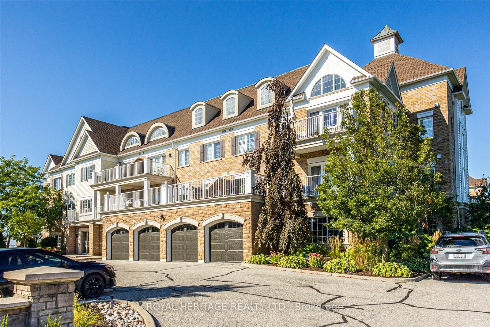 385 Lakebreeze Drive, #301