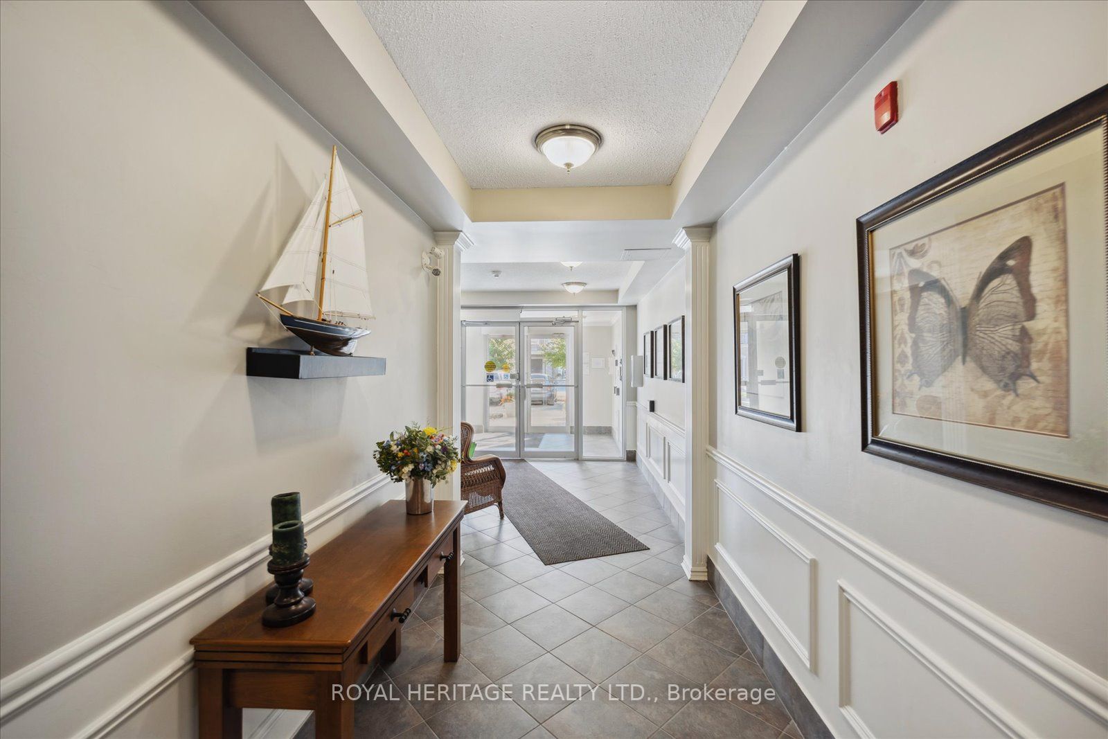 385 Lakebreeze Drive, #301