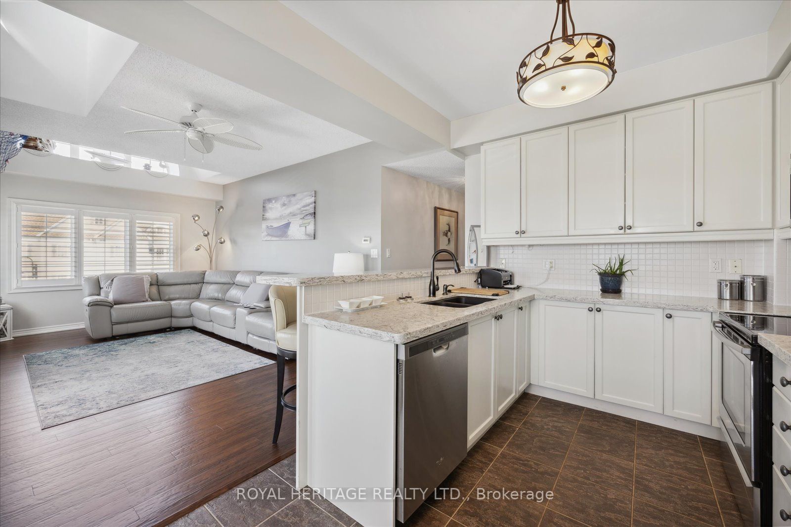 385 Lakebreeze Drive, #301
