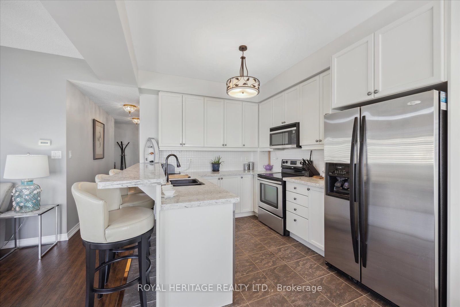 385 Lakebreeze Drive, #301