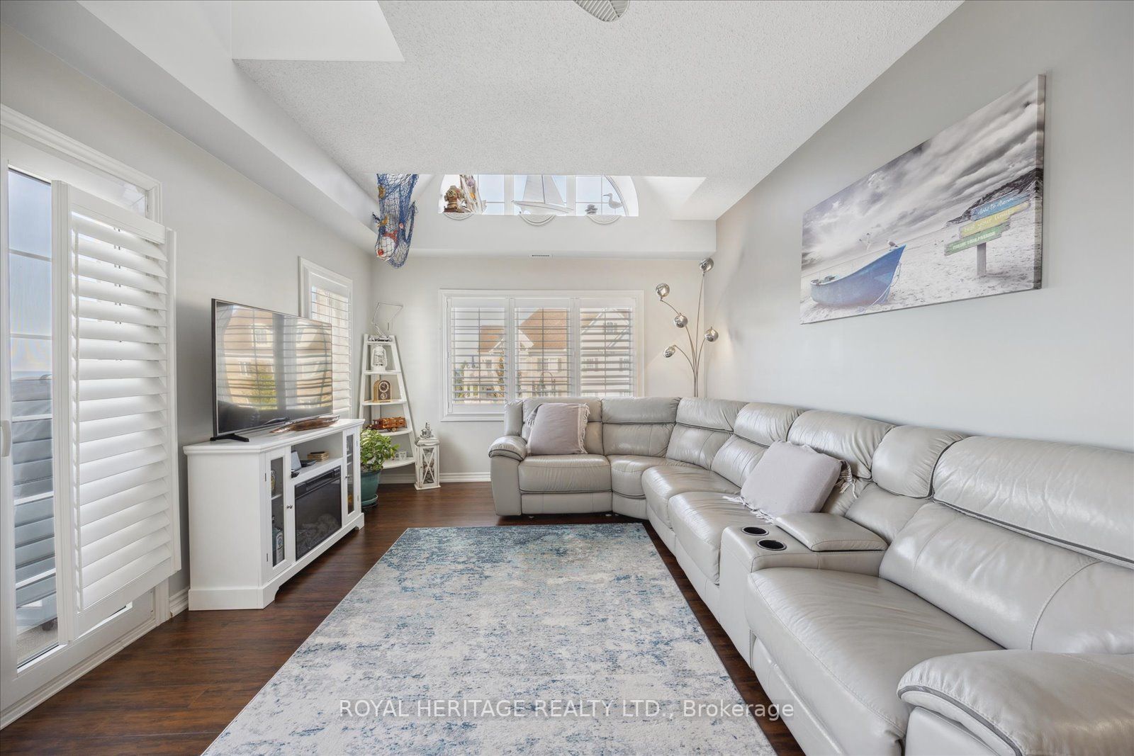 385 Lakebreeze Drive, #301