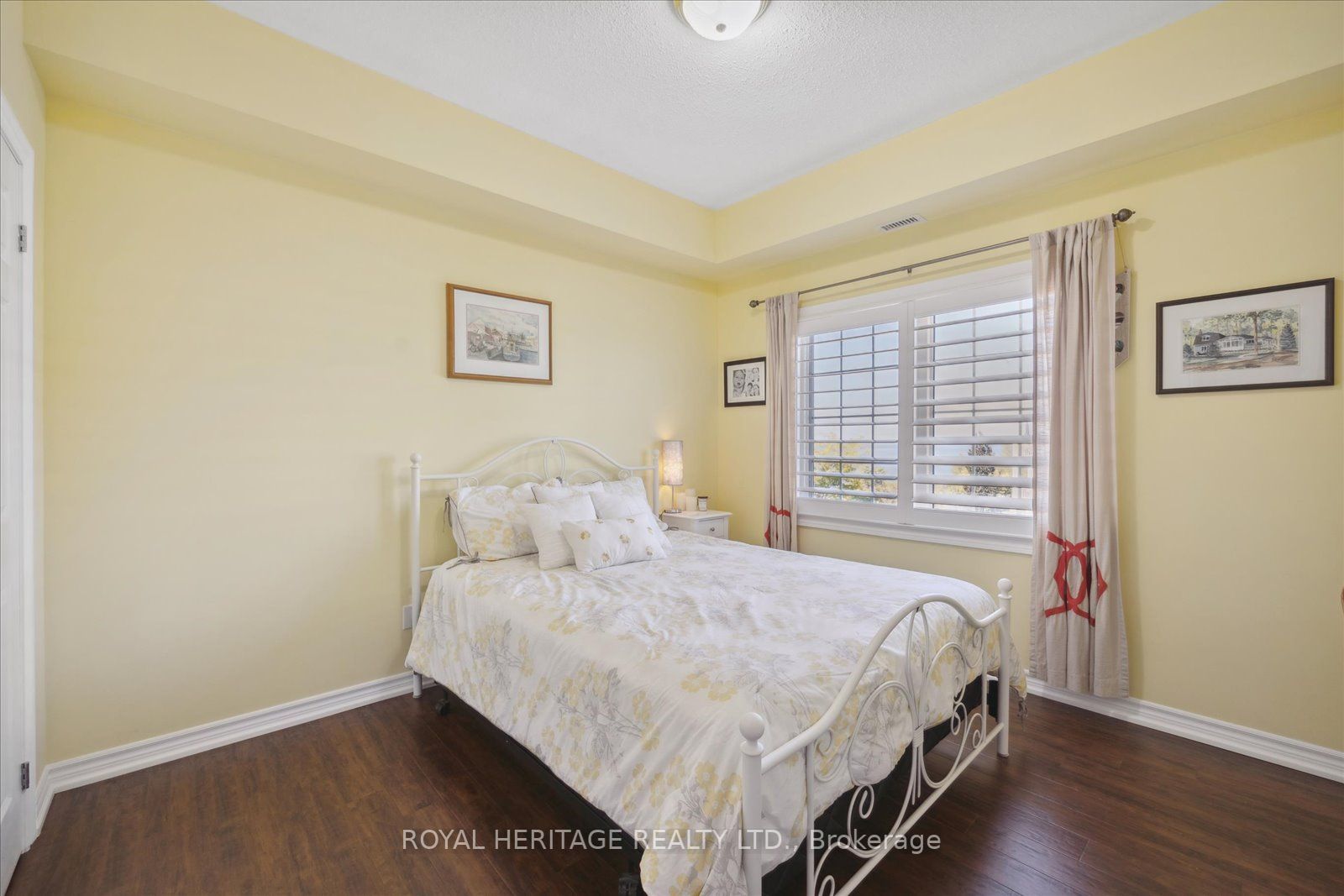 385 Lakebreeze Drive, #301