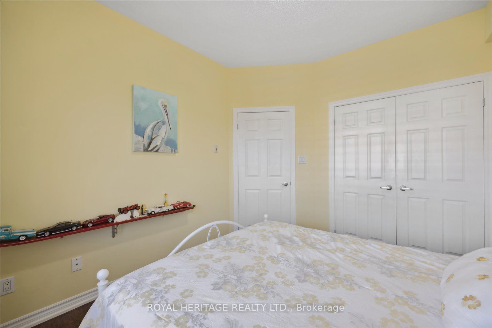 385 Lakebreeze Drive, #301