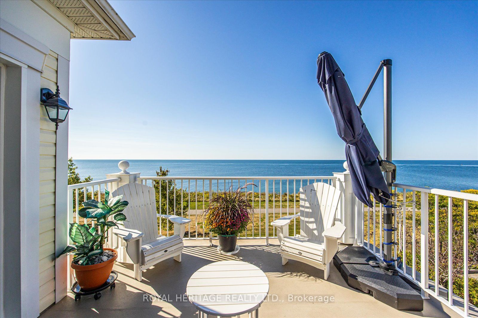 385 Lakebreeze Drive, #301