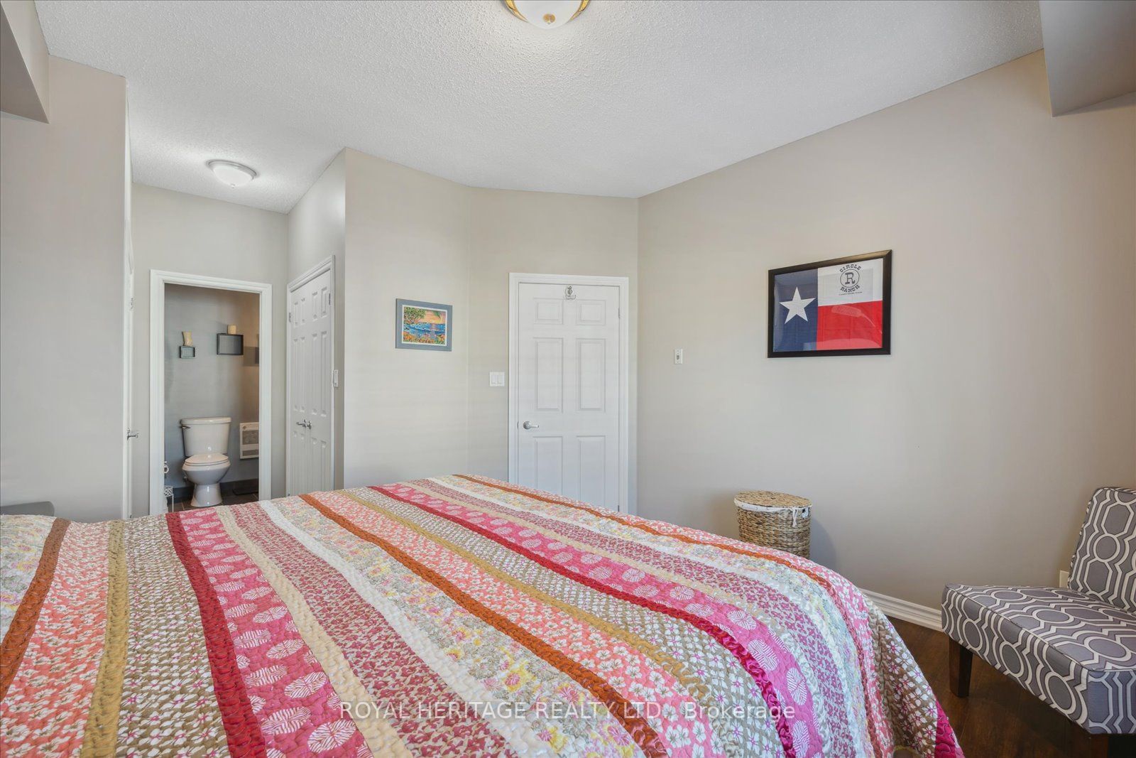 385 Lakebreeze Drive, #301