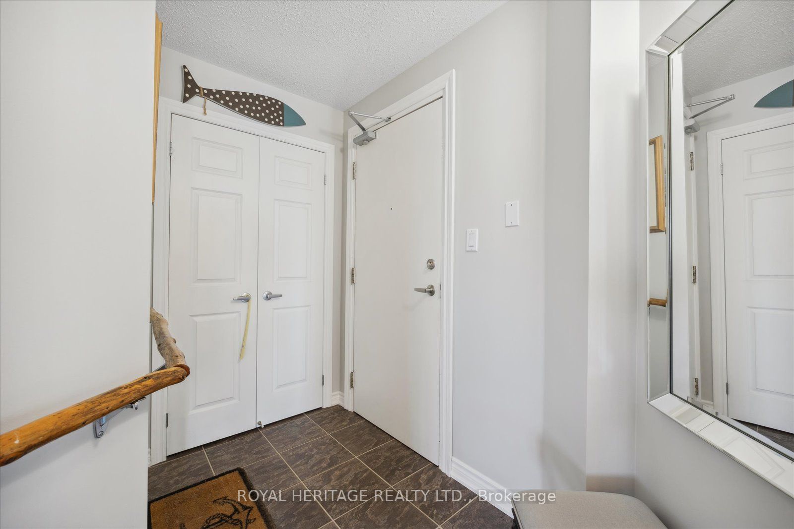 385 Lakebreeze Drive, #301