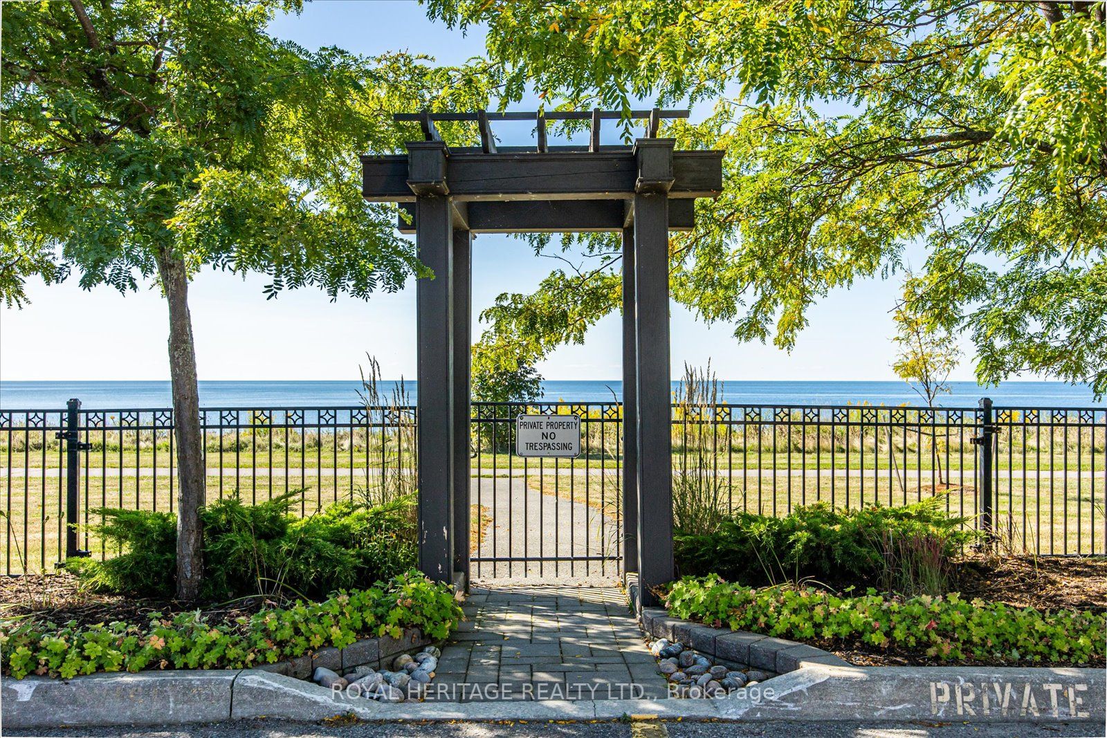 385 Lakebreeze Drive, #301