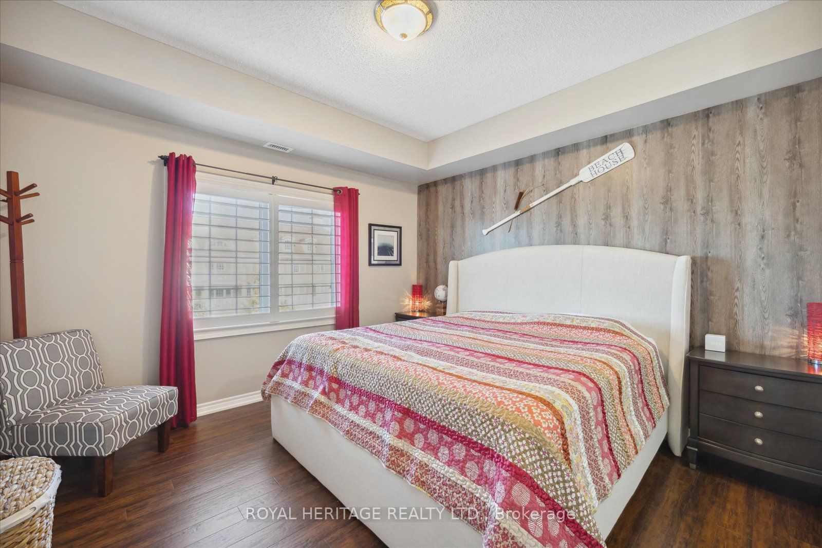 385 Lakebreeze Drive, #301