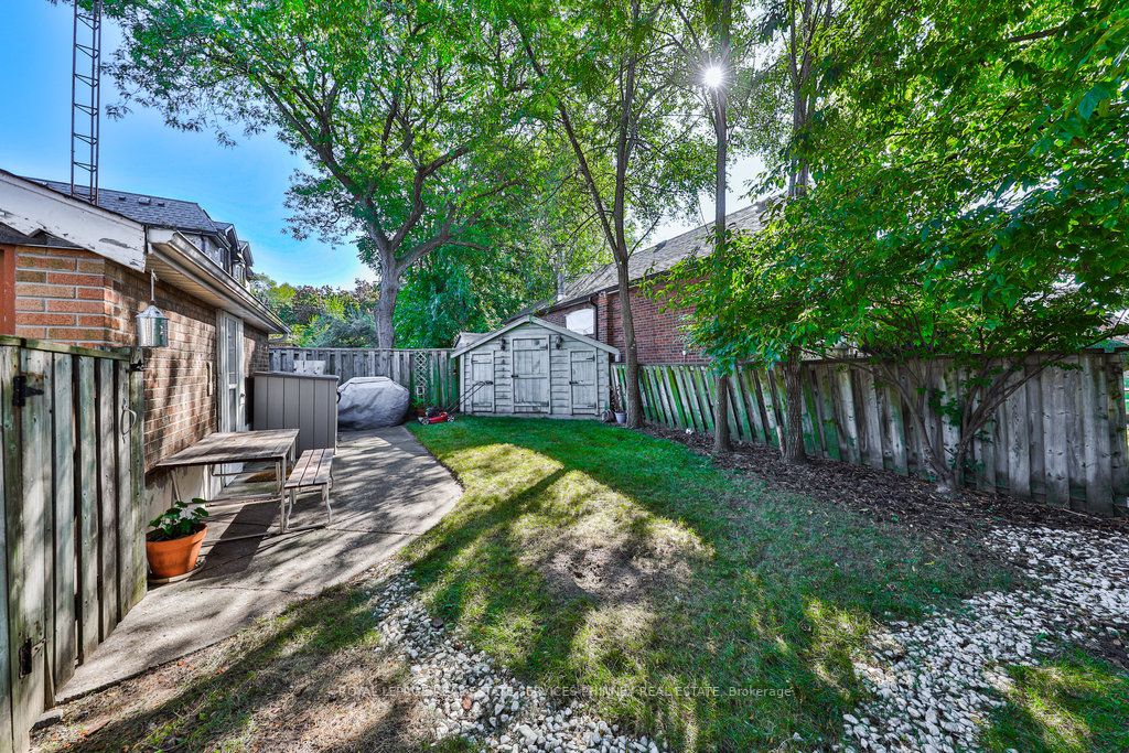 31 Davies Crescent