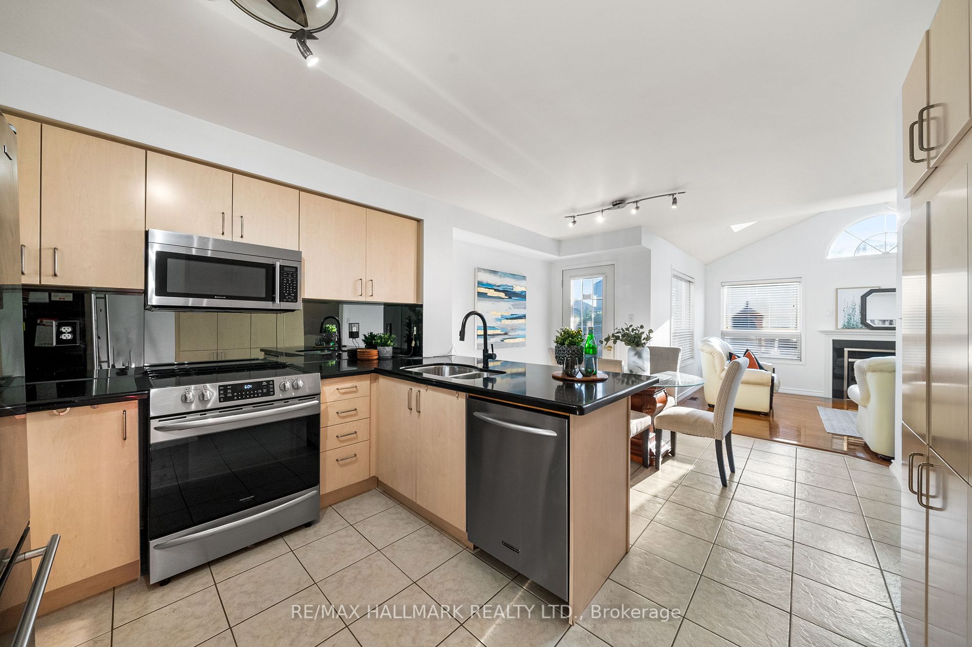 37 Tweedie Cres