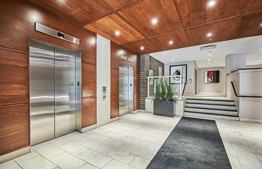 44 Bond St W, #416
