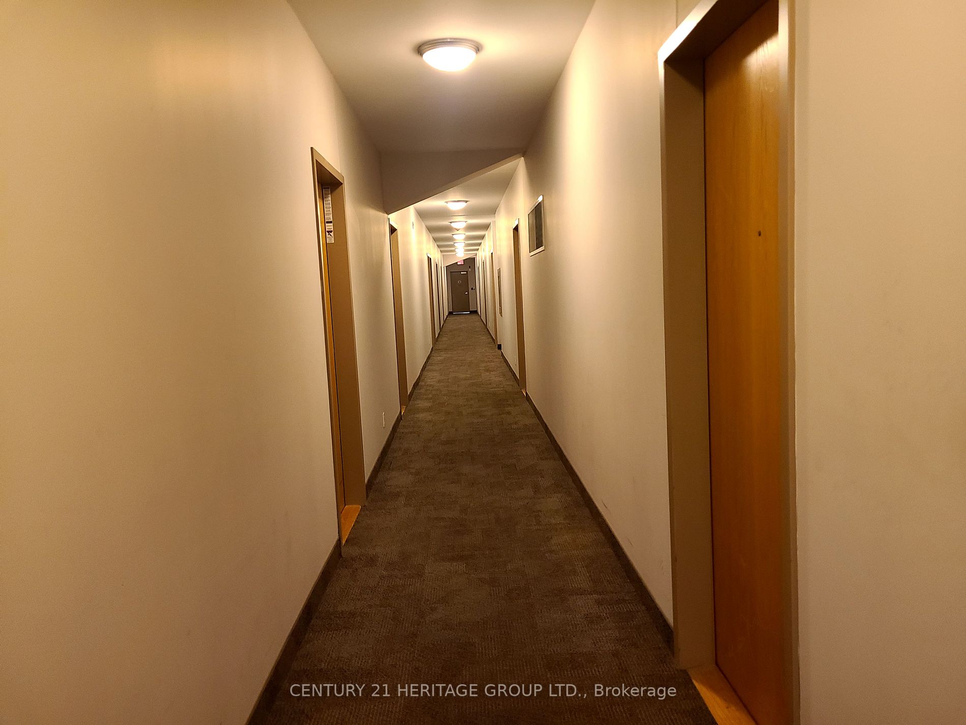 44 Bond St W, #416