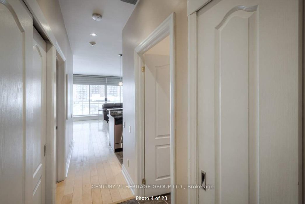 44 Bond St W, #416