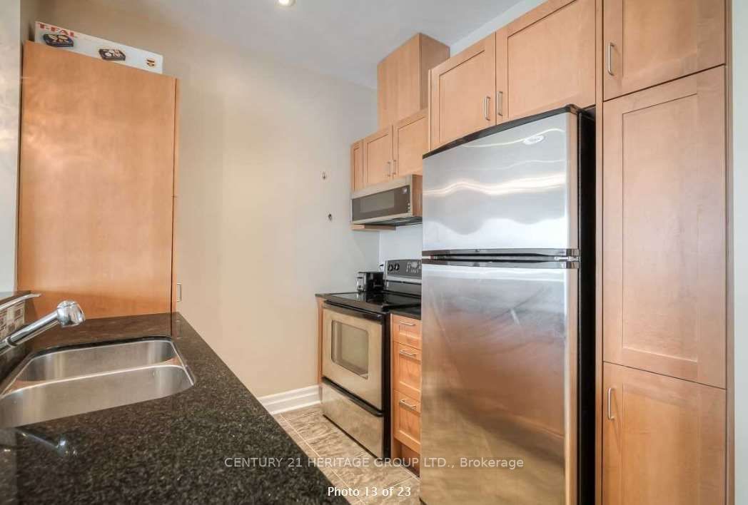 44 Bond St W, #416