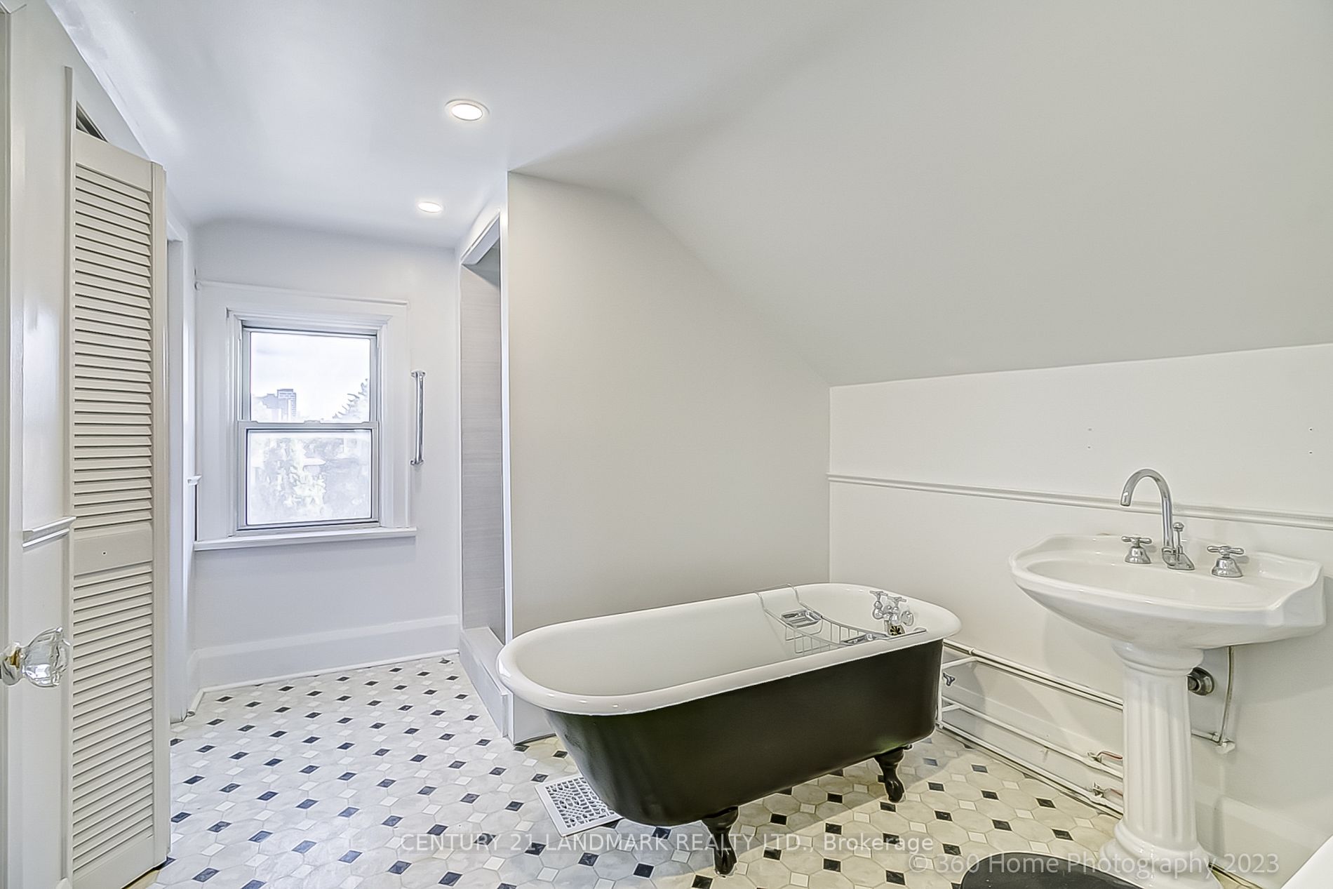 25 Warren Ave, #Upper
