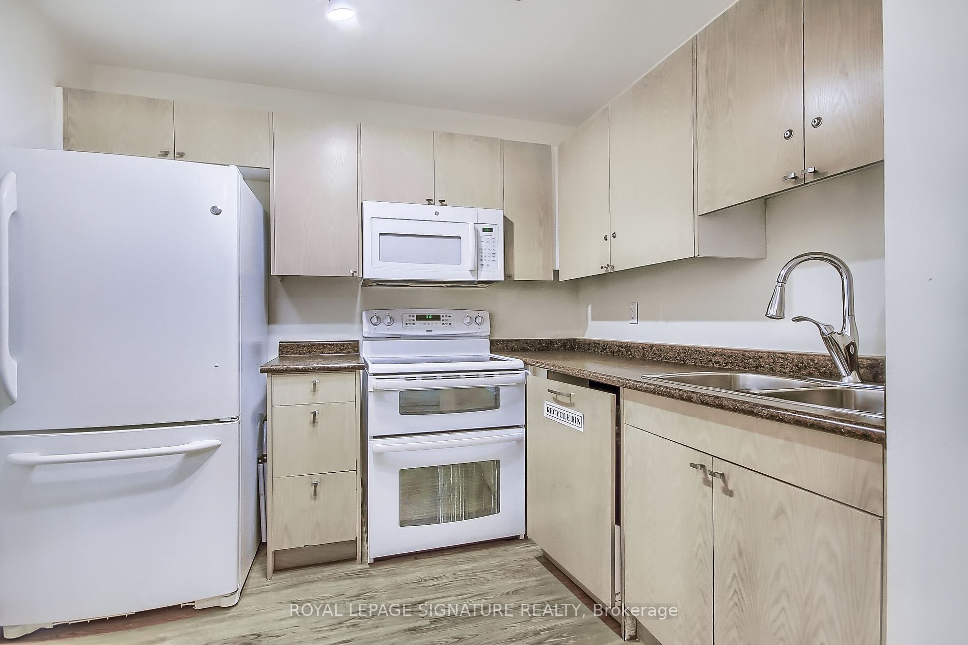 20 Guildwood Pkwy, #1402