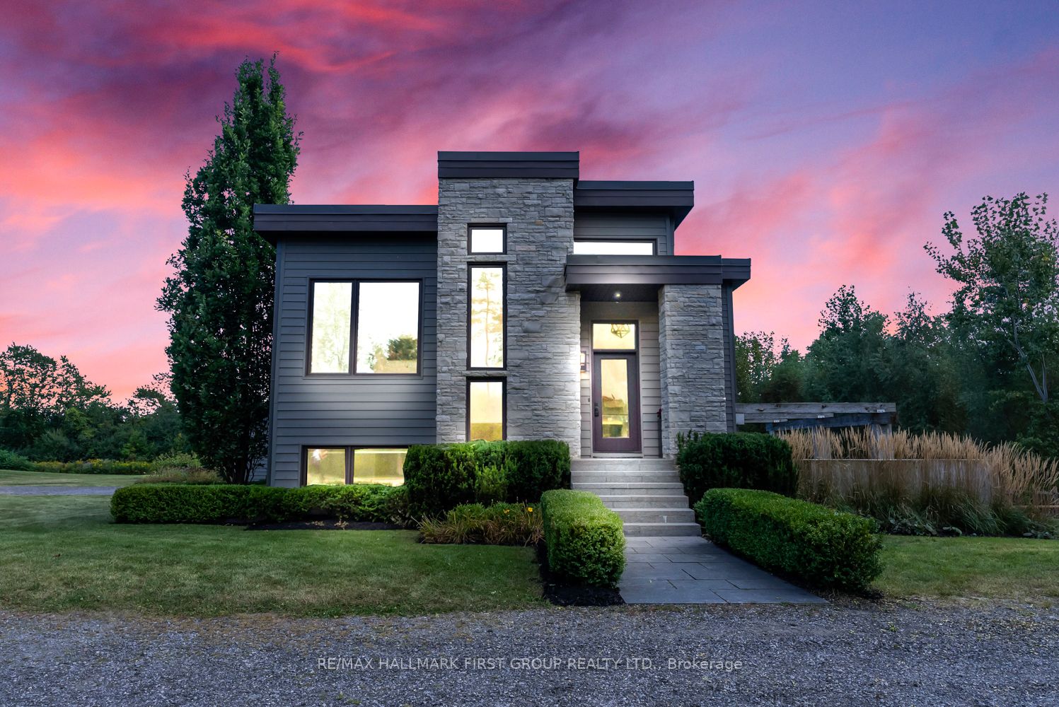 2955 Concession 7 Rd