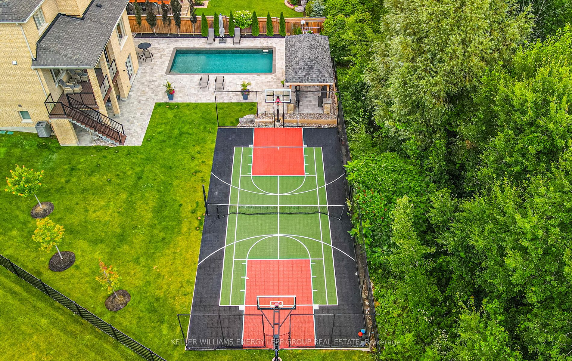 10 Donwoods Cres