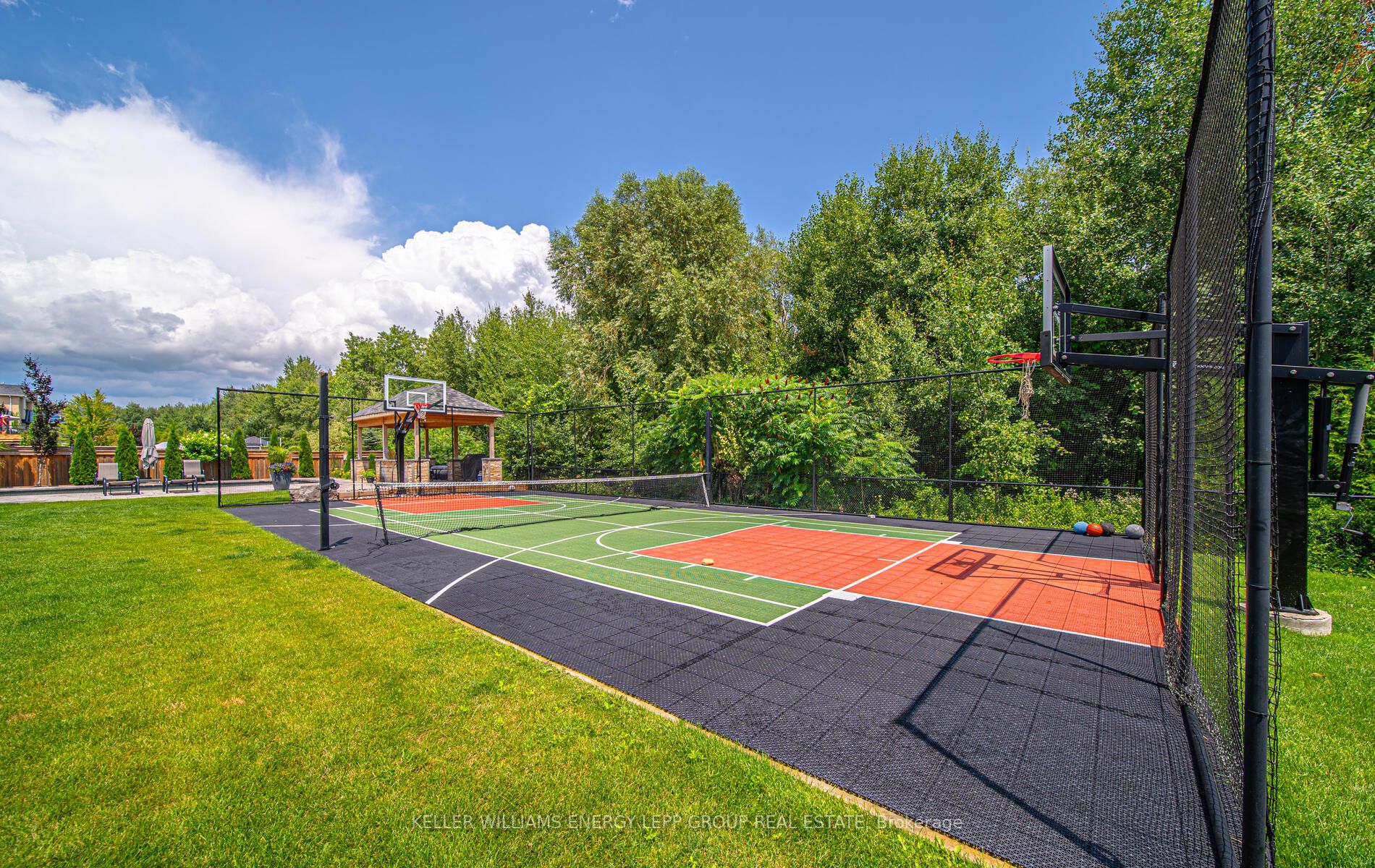 10 Donwoods Cres