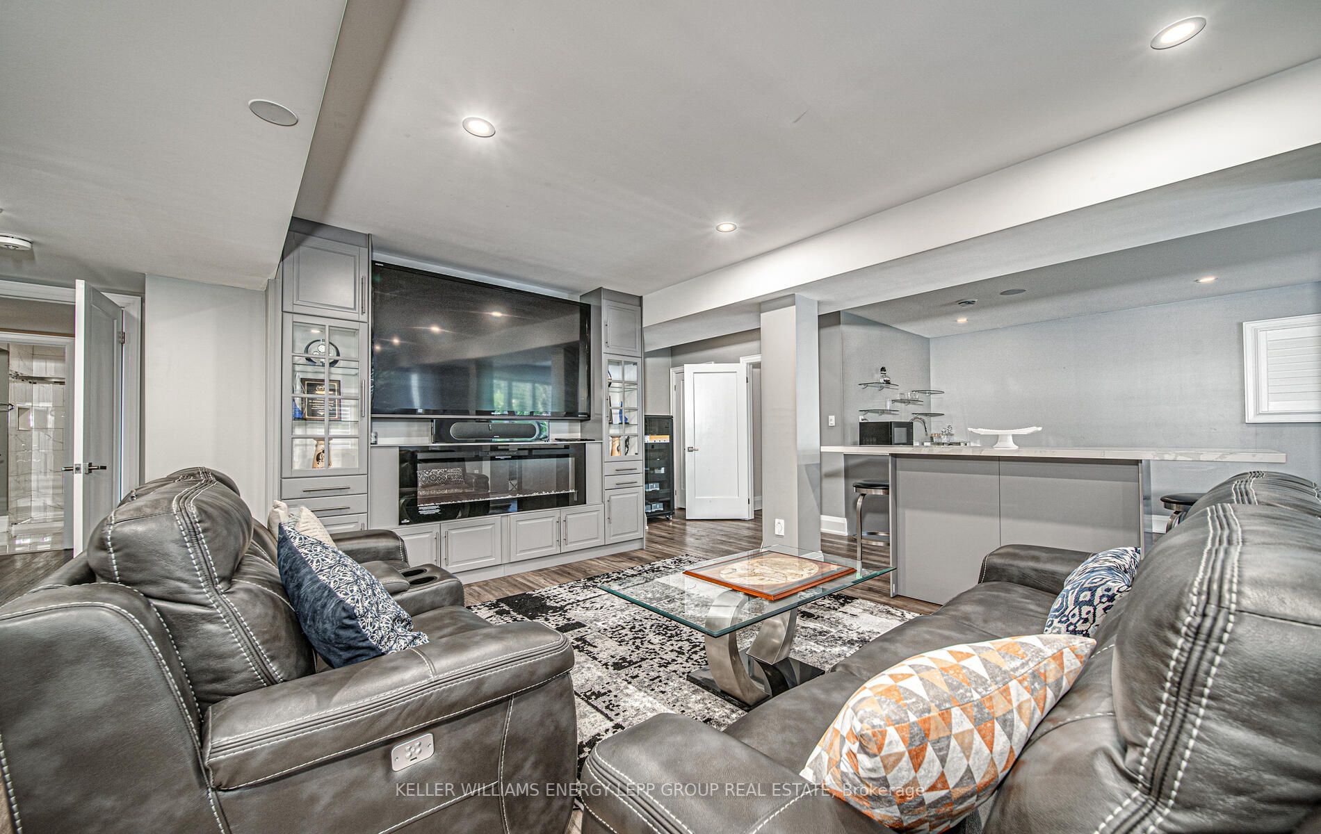 10 Donwoods Cres