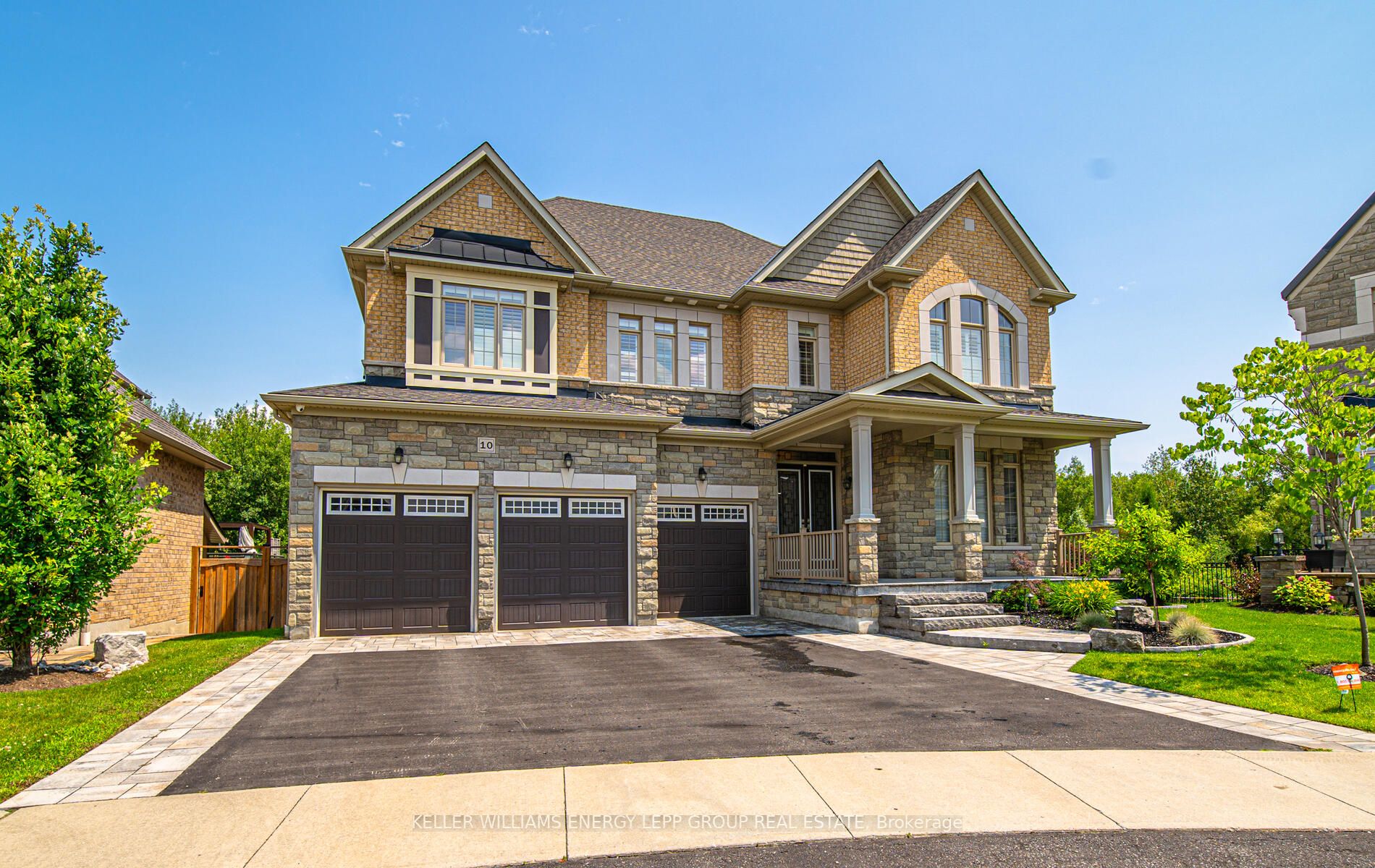 10 Donwoods Cres