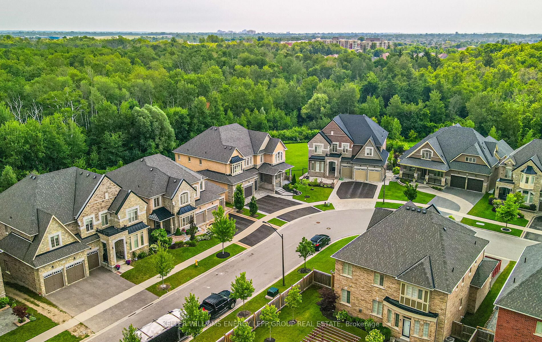10 Donwoods Cres