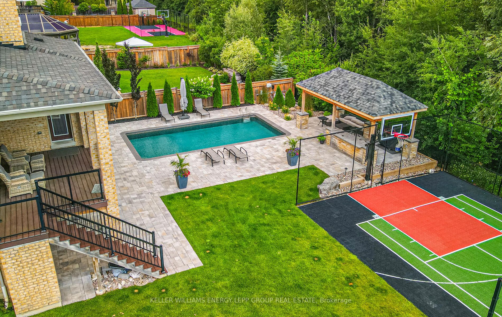 10 Donwoods Cres
