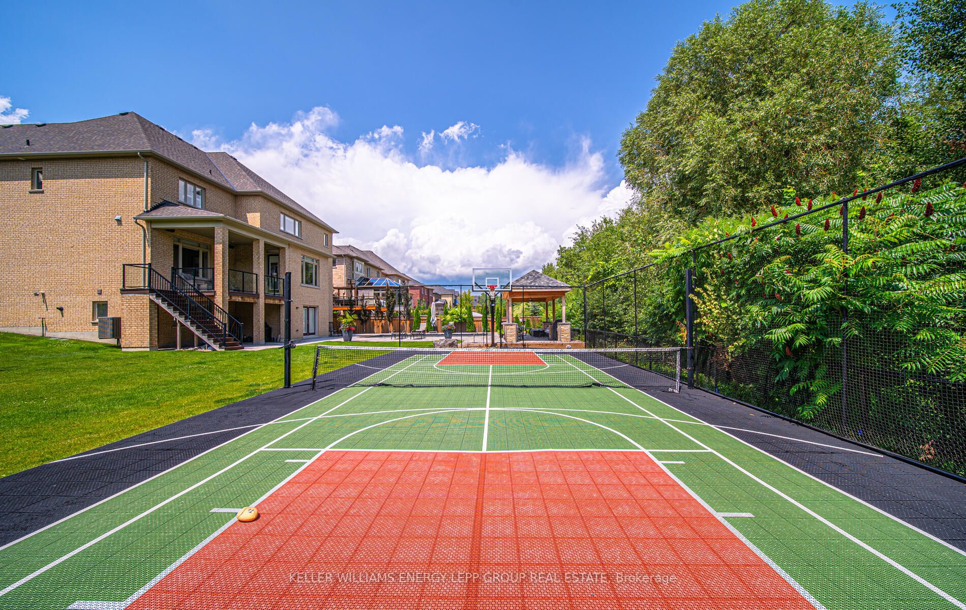 10 Donwoods Cres