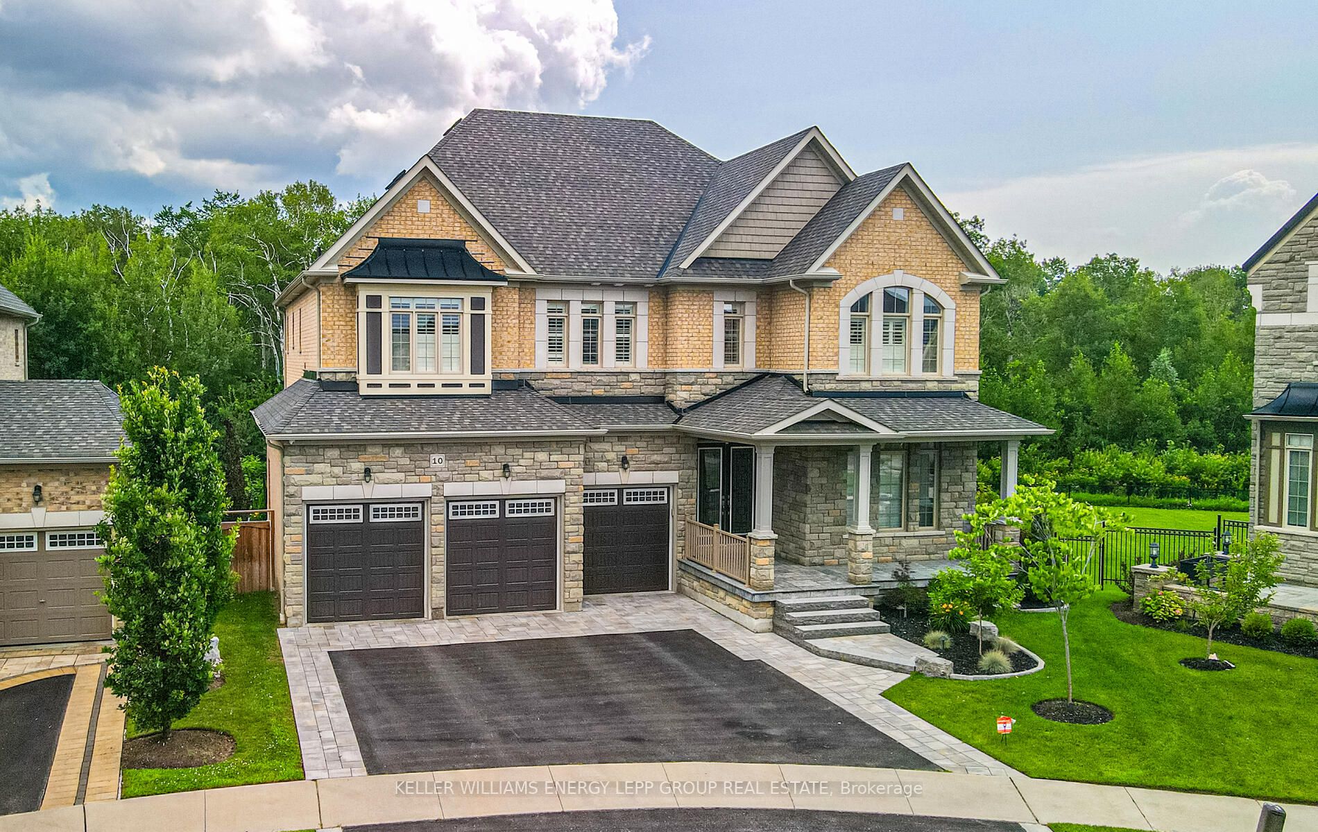 10 Donwoods Cres