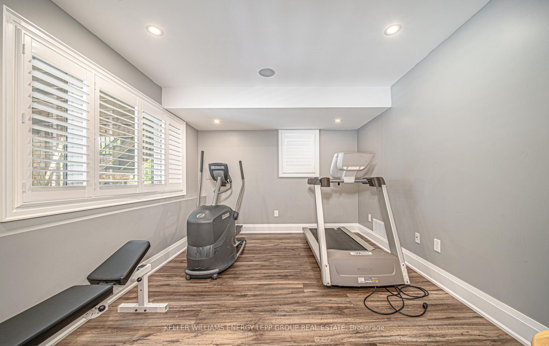 10 Donwoods Cres