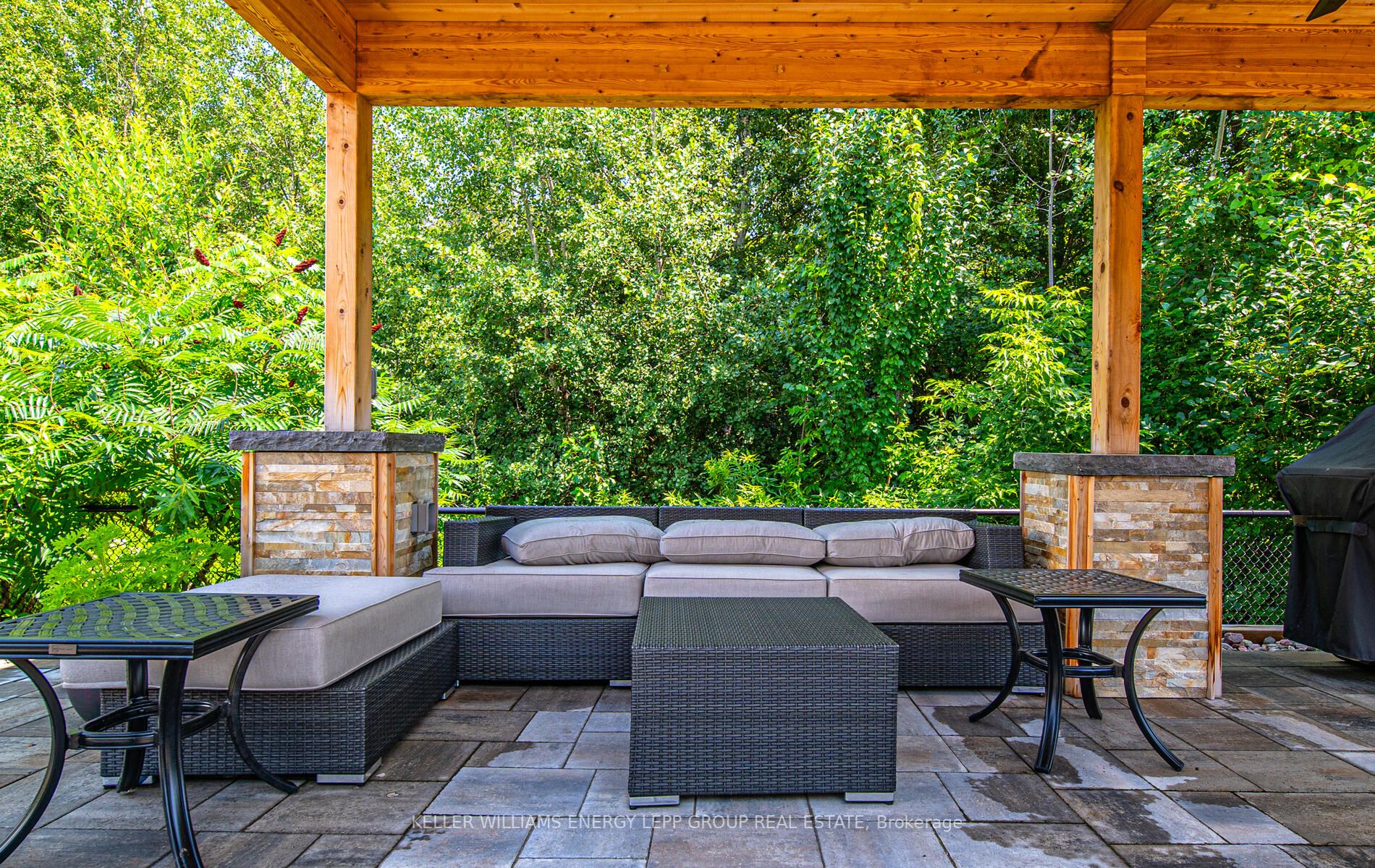 10 Donwoods Cres