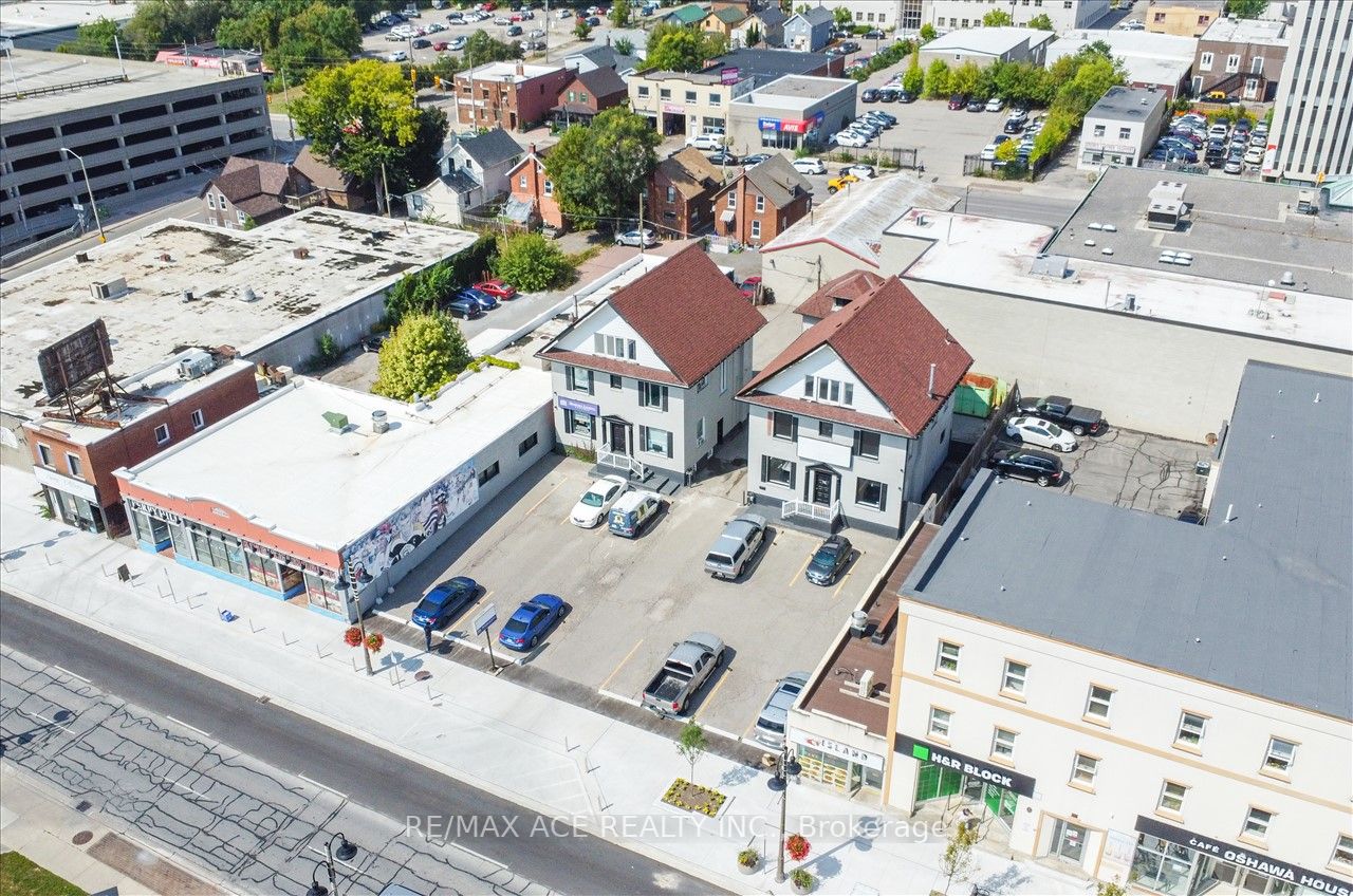 74 King St W