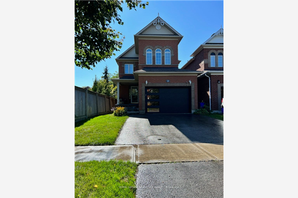 10 Harmer Dr, Clarington