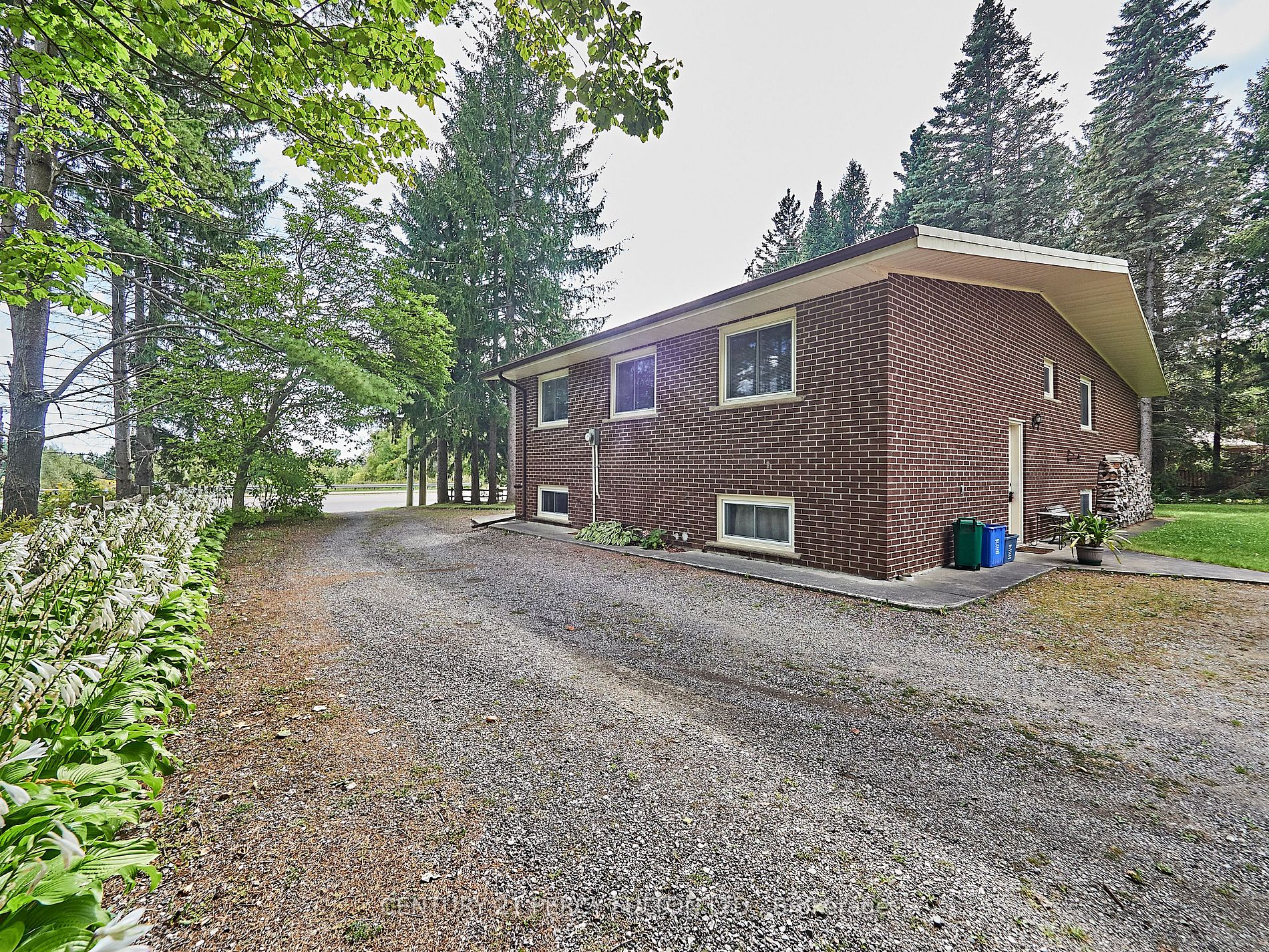 474 Taunton Road W