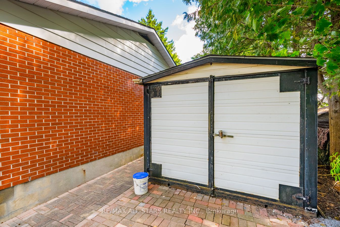 163 Summit Dr